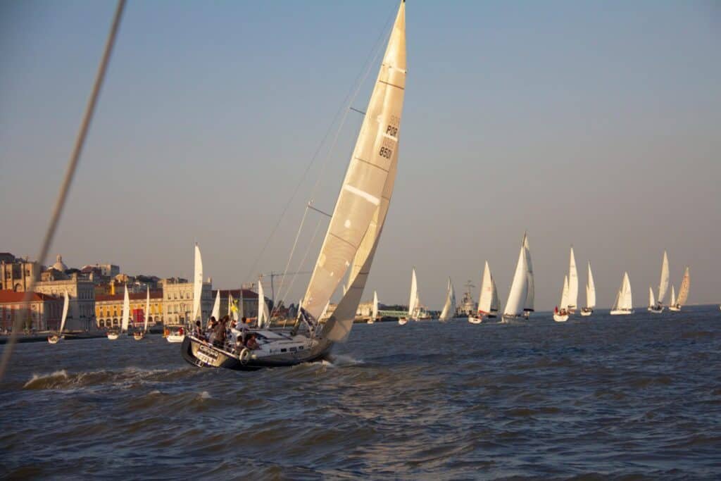 Veleiros durante a regata