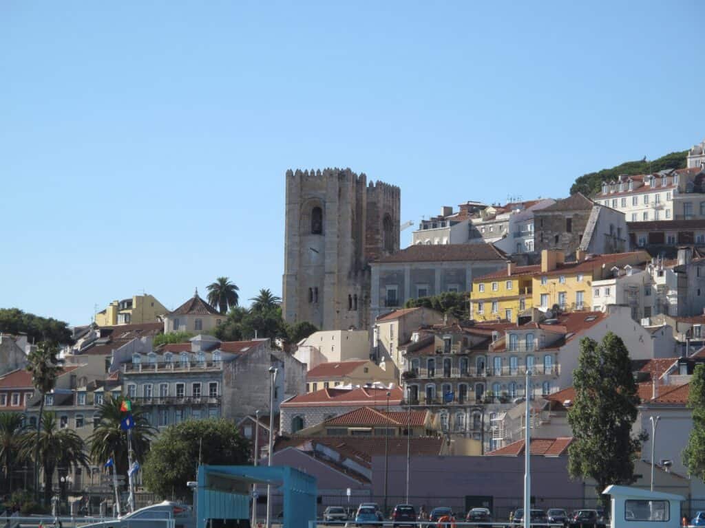 Torres da Sé de Lisboa vistas desde o Tejo