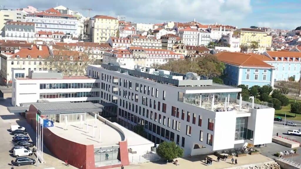 Vista aérea dos dois edifícios da EMSA