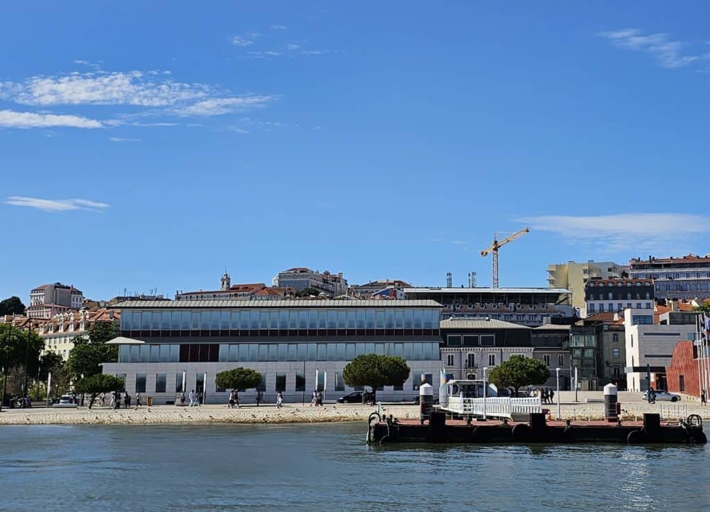 O OEDT observado durante uma passeio pelo Rio Tejo, na zona do Cais do Sodré