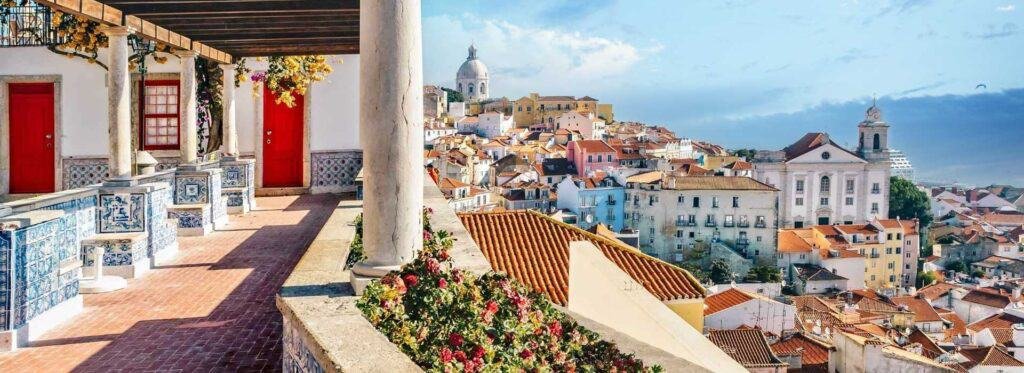 Vista do miradouro de Santa Luzia, para a cidade